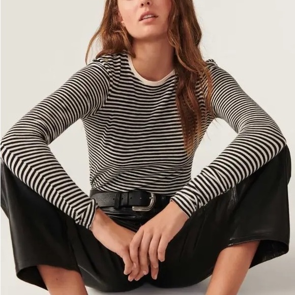 NWT ba&sh Alias T-Shirt in Off White Stripe - Picture 2 of 11